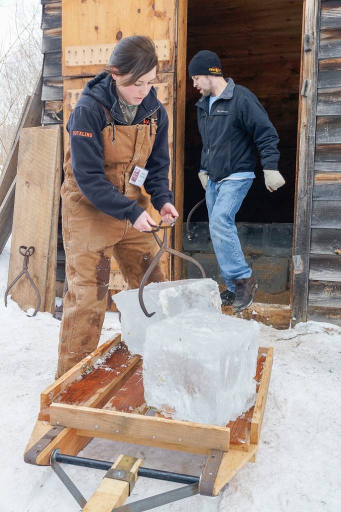 Loading ice in the ice house